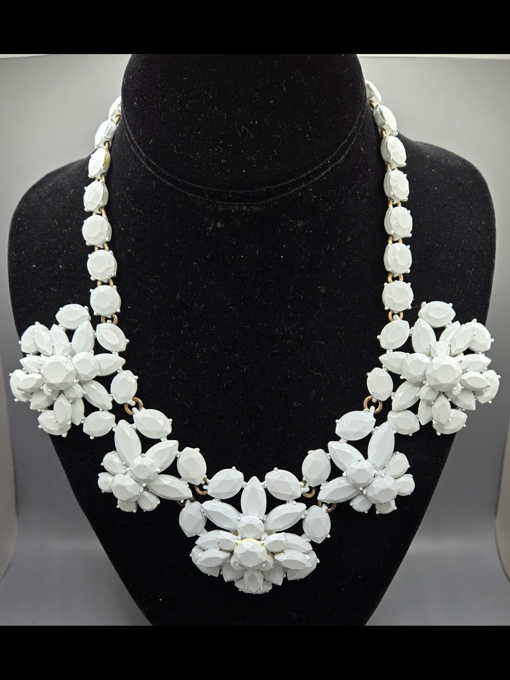 NWT J. Crew White Floral Statement Necklace 15" + 2" Extender